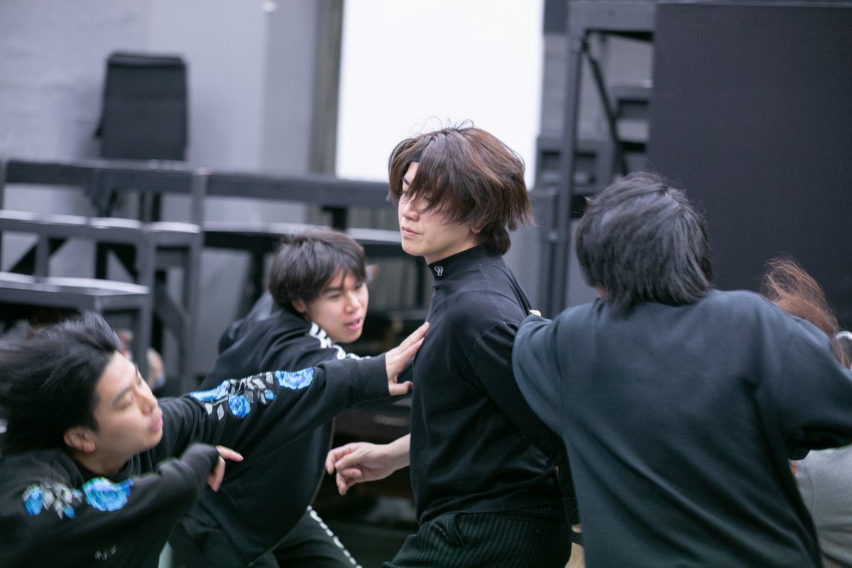 ametsuchi_stage's tweet photo. 無事に場当たりも終了し、 #帝都残響 いよいよ明日開幕です👏
ロビー開場、受付物販開始は開演の45分前（先行入場特典は60分前）、客席開場30分前を予定しております📃

皆様のご来場、心よりお待ちしております！

🎫ご予約はこちら
https://t.co/KXic4SX4tT https://t.co/edISelfIbH
