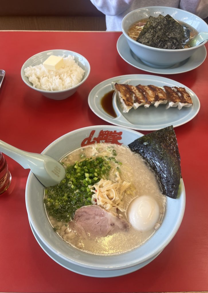 615744__'s tweet photo. 山岡家デビューはプレミアム塩とんこつ✨ https://t.co/cSKvaowwsh
