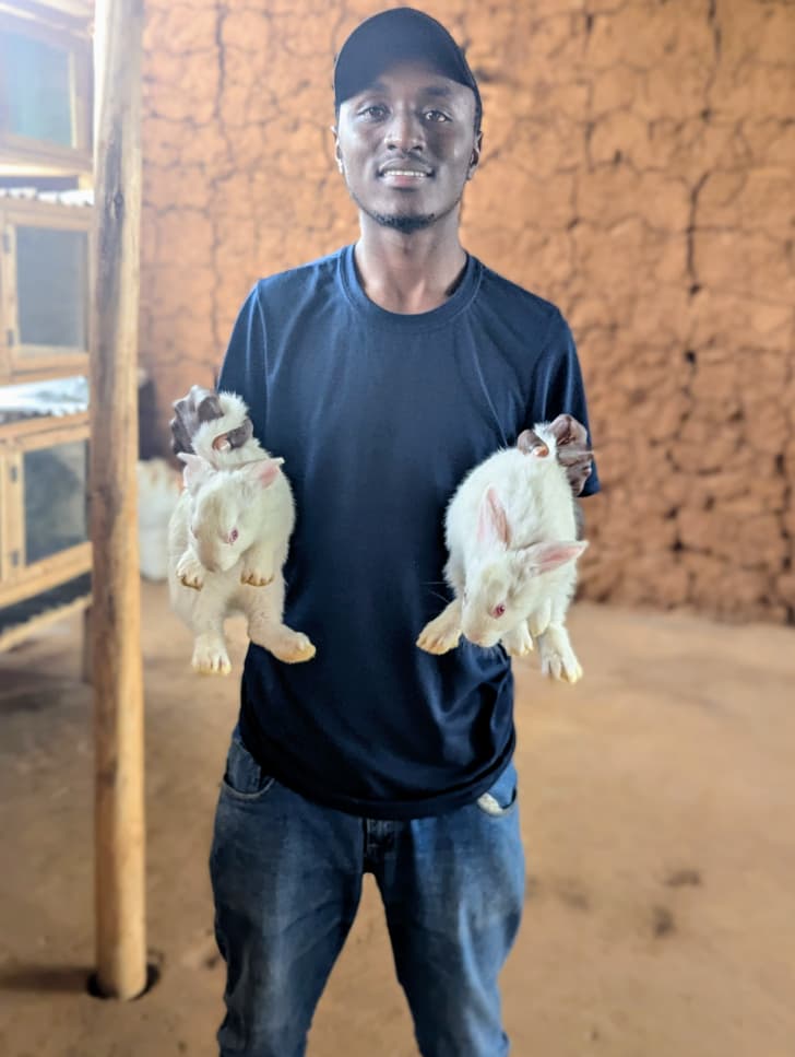 p_dusabimana's tweet image. Many young people delay starting in agriculture because they feel not ready yet.

Not skilled enough. Not funded enough. Not confident enough. I used to think the same.

But here’s what experience is slowly teaching me:
the real cost is not starting small. It’s starting late.…