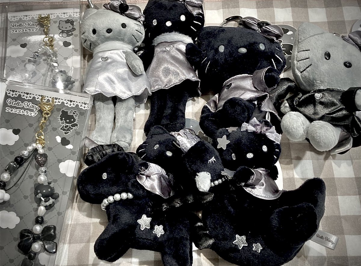 🦢新商品🖤 【#サンリオ】 「フォンストラップ」 「スタイルアップ