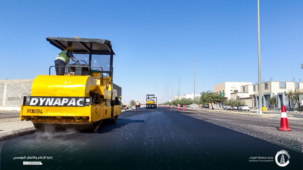 #بلدية_محافظة_القريات 🛣

تواصل  أعمالها الميدنية من خلال إعادة سفلتة
حي الرفاع، ضمن خطتها لتحسين شبكة الطرق
بما يسهم في تسهيل الحركـة المرورية وتـعزيـز
#جودة_الحياة و #تحسين_المشهد_الحضري