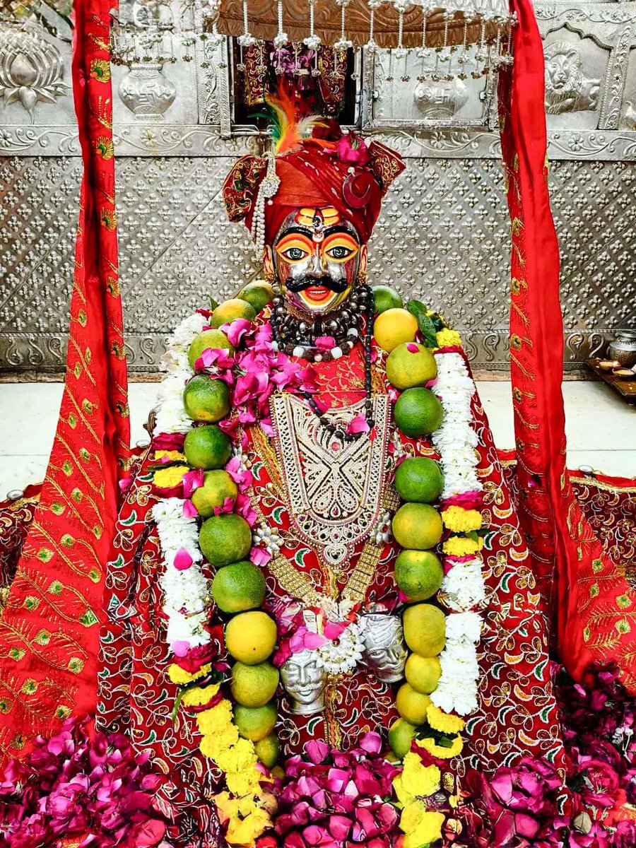 ॐ श्री महाकालेश्वराय नमः दिनांक 10 फरवरी 2026 को ज्योतिर्लिंग भगवान श्री महाकालेश्वर जी का शिवनवरात्रि पंचम दिवस दिव्य श्री छबीना मुखौटा संध्या काल आरती श्रृंगार दर्शन