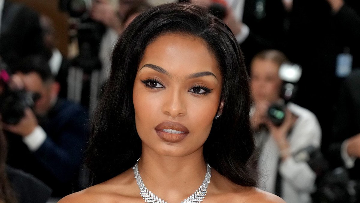 allstarsshow_'s tweet image. Nous souhaitons aujourd'hui un joyeux anniversaire à Chloë Grace Moretz (29 ans), Emma Roberts (35 ans), Yara Shahidi (26 ans) et Elizabeth Banks (52 ans) ! 

#hungergames #carrie #blackish #ahs