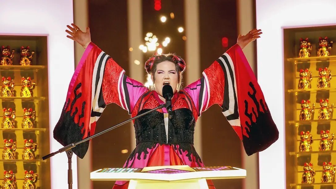 Hamburg_klein's tweet photo. @DirtyHarry_tv Gewonnen? Wer's glaubt,....  

"Überraschungssieg" Israel: Netta #ESC2018?????????????? "Toy", 2018 in Lissabon (Finale) 1. Platz, 529 Punkte) hm?  

"Überraschungssieg" Israel: Gil Opharim #DjungelCamp2026 ??????????????? hm? 

#bot #BOT #Bot https://t.co/QLxPDWCW3e