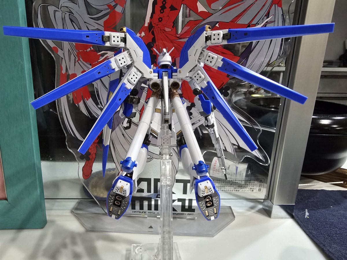 HGUC  1/144  RX-93-v2 
Hi-vGUNDAM

素組・墨入れ・部分塗装

今回から部分塗装は水性ホビーカラーで。
バーニア・スラスター・プロペラントタンク・ビームライフル
フロント・リア・サイドスカート・足裏
が筆塗りです。
ビームライフルが一番出来良いかも😄

#ガンプラ
#ガンプラ好きと繋がりたい