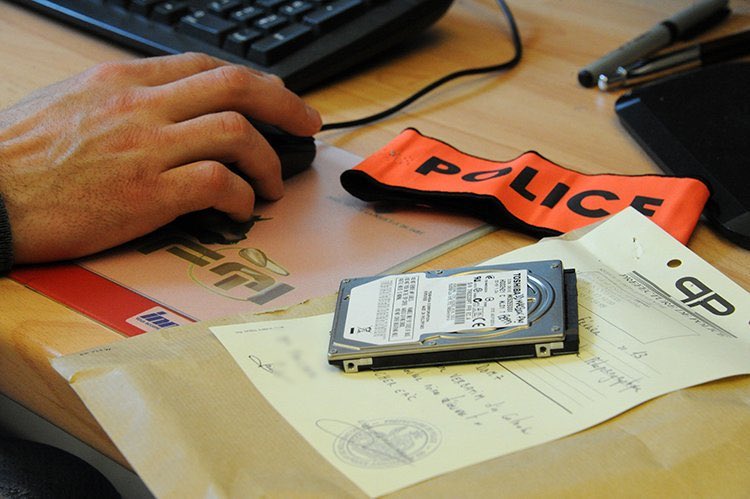 Image de Préfecture de Police - 🔐 #SaferInternetDay | Le doxing, c’est révéler des informations personnelles sur internet pour nuir