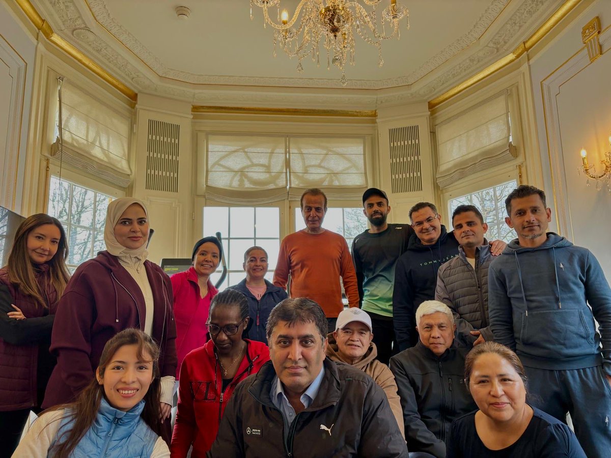 QatarEmb_Bern's tweet photo. نظمت سفارة دولة قطر في بيرن، فعاليات اليوم الرياضي للدولة، بمشاركة رئيس البعثة ومنتسبيها.

#اليوم_الرياضي_قطر https://t.co/QZjuIuW0JN