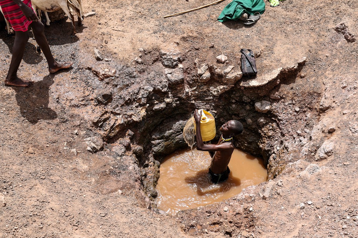 AJEnglish's tweet image. Severe drought has left more than two million Kenyans facing hunger with northeastern cattle-raising communities suffering the most, according to the UN.

— in pictures aje.news/3g2i82