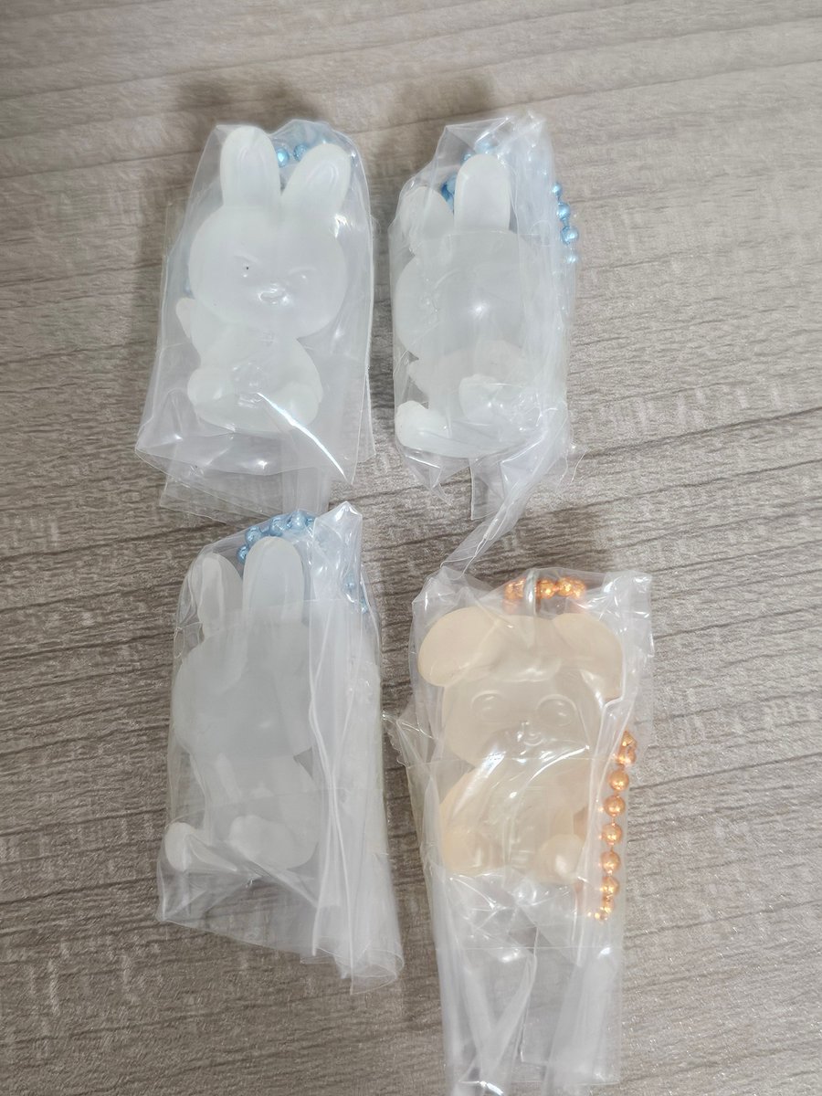 あやと tweet media