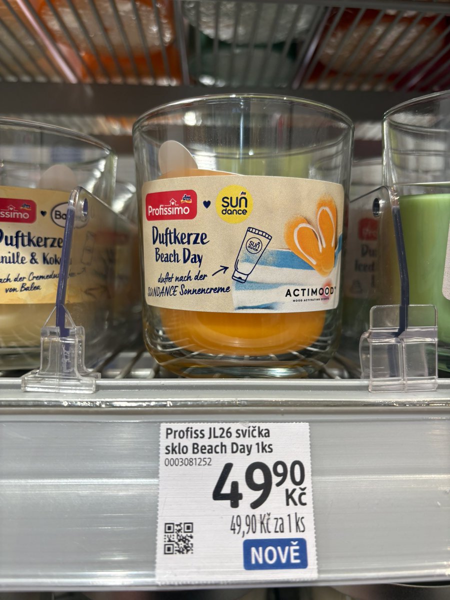 Svíčka s vůní opalovacího krému…to je úplně final boss kapitalismu!