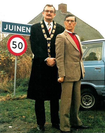 Lelystad gemeenteraadsleden, als bekend wordt dat zij het stroomverbruik een factor 100 (!) te laag hadden ingeschat

'Maar dat begrepen wij helemaal niet zo!'

Onze voor ~97% a-technische politici &amp; bestuurders. Als het niet zo hersenloos dom was konden we nog lachen erover ..