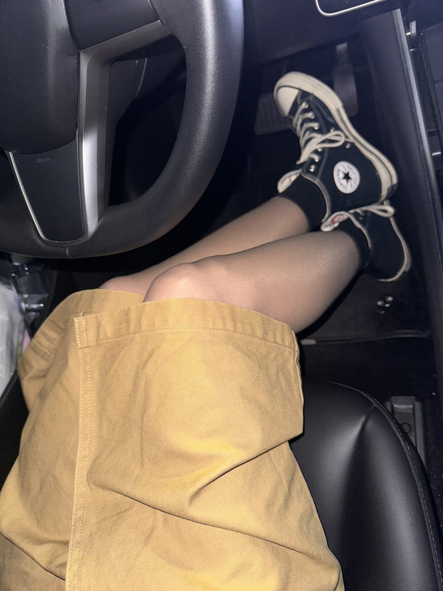 足控美腿后花园 tweet media