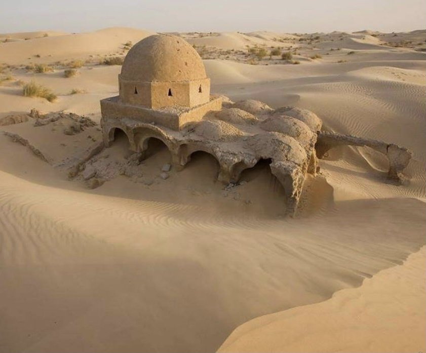 A mosque appeared in the desert after a sandstorm - Algeria