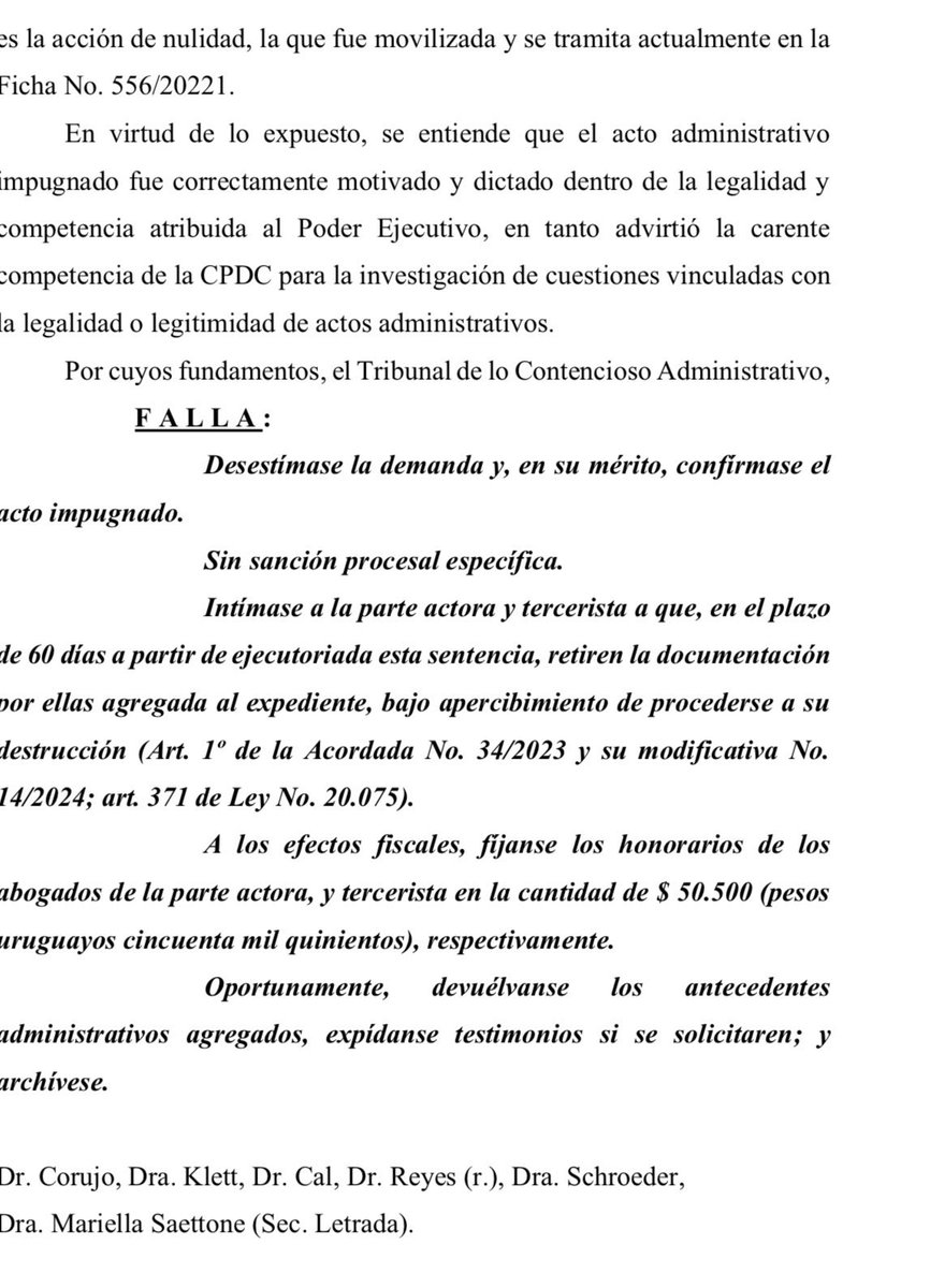 juanjoolaizola's tweet photo. Nueva sentencia del TCA que ratifica la legalidad del acuerdo. Una más. Que el gobierno se dedique menos a conferencias de prensa y trabaje para dragar a 14 metros el canal de acceso y a recuperar la carga de trasbordo perdida. https://t.co/AjYpFJwpAo