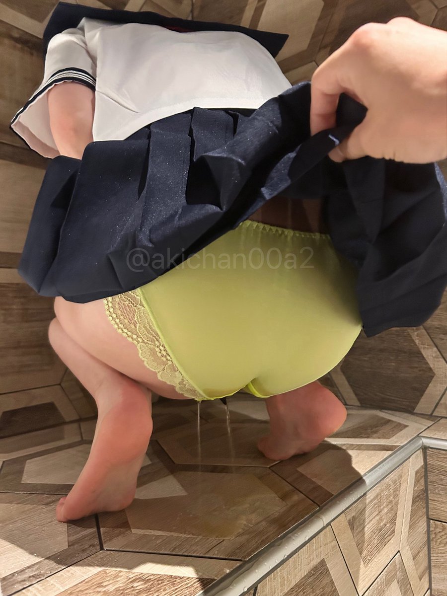 akichan00a2's tweet photo. おしっこ見たい？飲みたい？♡

感想はALT...🫧 https://t.co/IRfVStNDfu