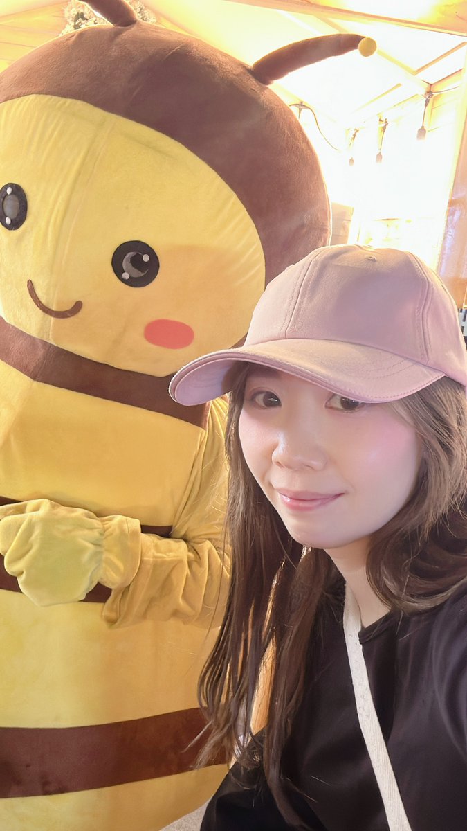 00mainyan's tweet photo. お久しぶりです皆様😆
先月はドバイに行っておりました〜！🌇
夜景がめっちゃ良かったよーー💜🧡

今月は以下の日程守口のお店に
おじゃまさせていただきますね😻

2/14(土)バレンタインデー
2/21(土)
2/22(日)猫の日

久しぶりに皆様に会えたらいいね🤫
よろしくにゃん🥰 https://t.co/pRIM8dqaM1