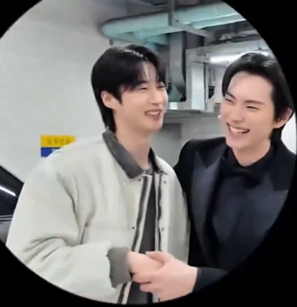 minnyhyey123456's tweet image. ฝากแฟนผมด้วย ช่วยดูแลน้องเขาที 55555 
มีมมาก 😊🤭🫢ฉันเตรียมเขินเลยจะบ้า....