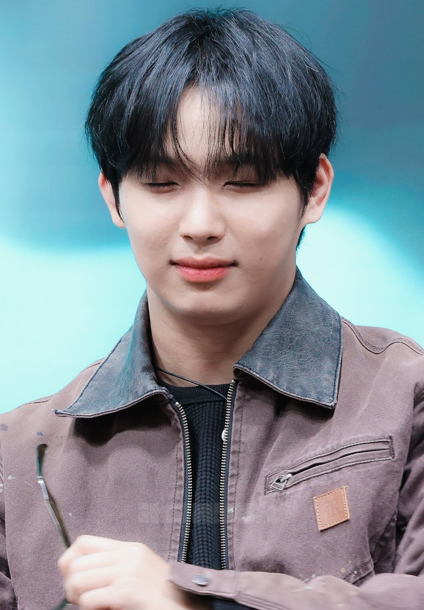 260208 #임현식

안경 벗어달라고 하니까