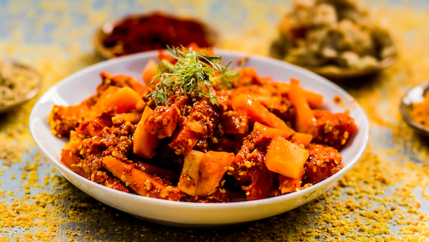 NDTVFood's tweet photo. How Long Does Achaar Last? Shelf Life And Storage Tips Explained
https://t.co/c7RPvnUh3c
#achaar #pickle #shelflife https://t.co/fqdHgBSHQt