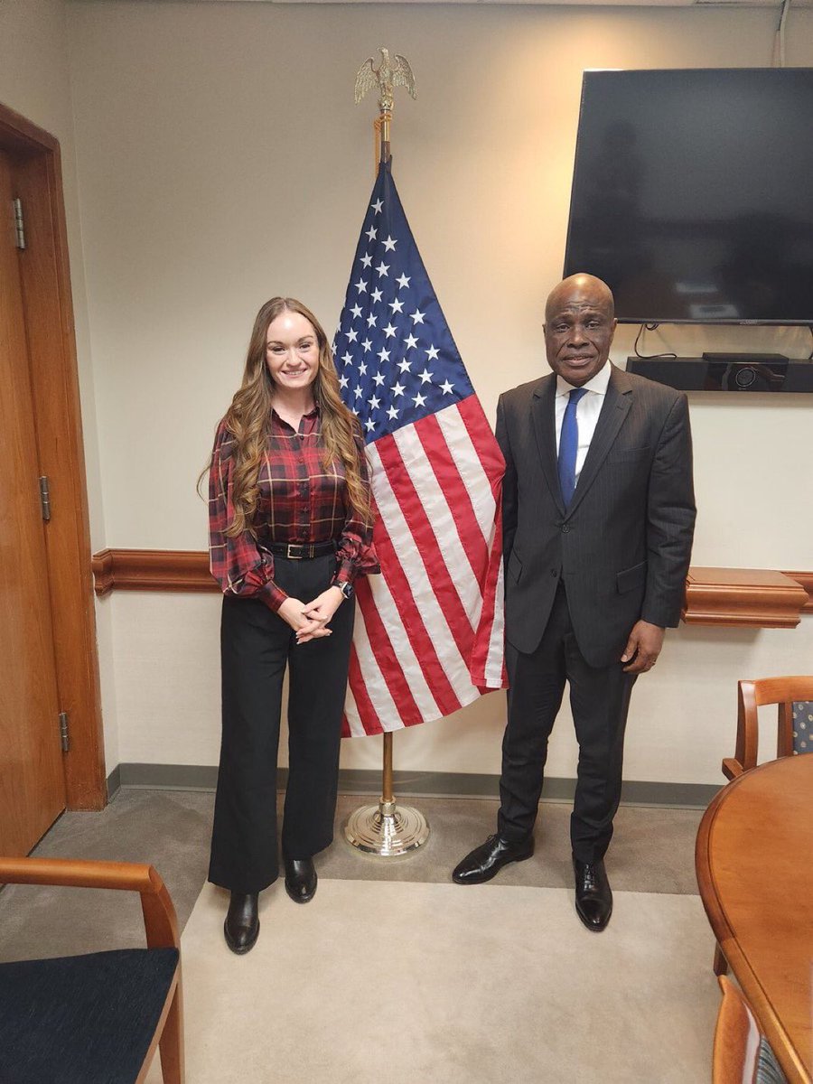 🇺🇸🇨🇩DIPLOMATIE/MAFA /DÉPARTEMENT D'ETAT/USA

Le Président Martin Fayulu Madidi a échangé, le lundi 9 février, avec la sous Secrétaire d'État du Département d’État des États-Unis Corina R. Sanders. Les discussions ont tourné sur la situation sécuritaire et politique en RDC,⤵️