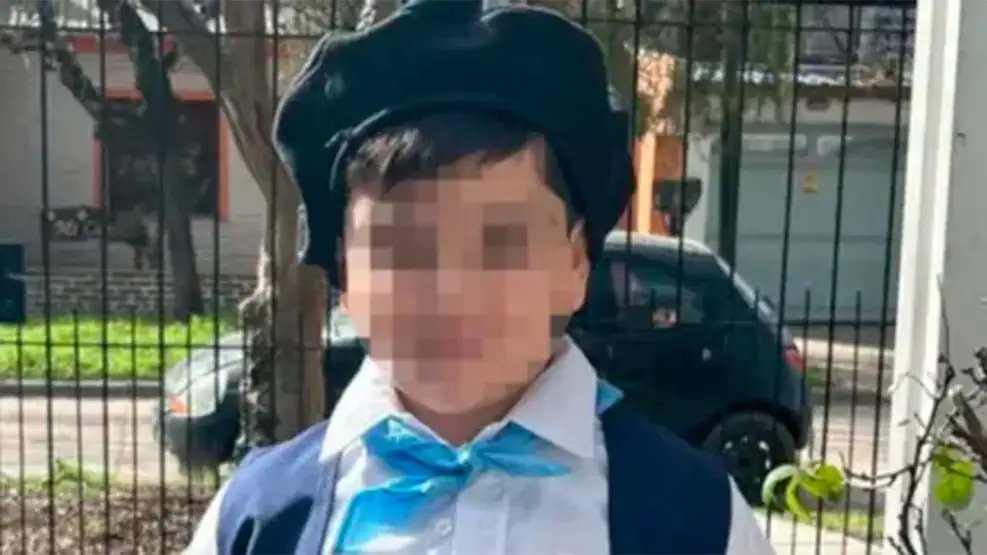 TODO HOSPITAL PÚBLICO !
Evolución favorable
Trasladaron a Bastián a continuar su recuperación después de cuidados intensivos
Sobrevivió al choque Pinamar
Dejó el hospital de Mar del Plata en vuelo sanitario Superando 7 cirugías
Seguirá tratamiento en un centro de alta complejidad