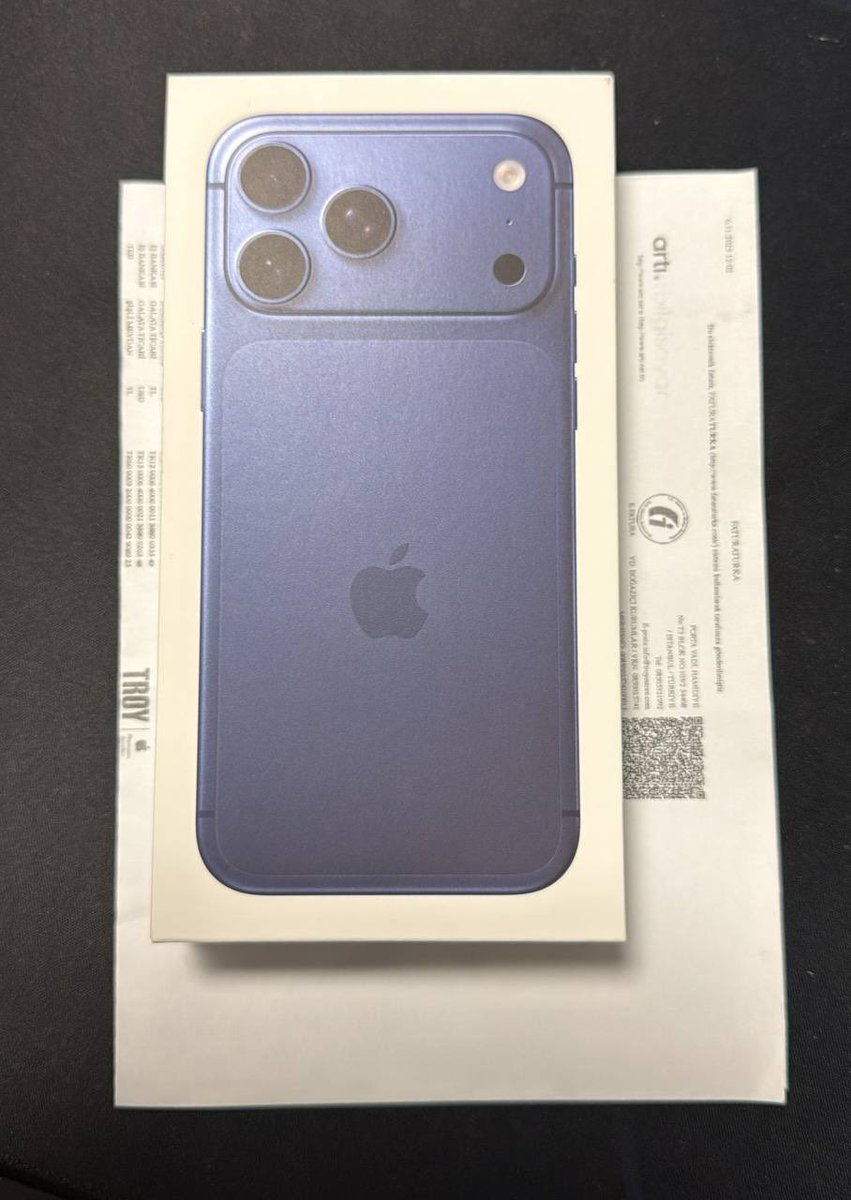 İPhone 17 Pro Maxi olmayan kardeşlerim burada mı? Söz verdiğim gibi Kadir abinizden, bu iphone 1 takipçime hediye edeceğim. Şart şurt yok. Seçebilmem için beğenip, beni takip etmeniz yeterlidir… 

Şartları yerine getirenler yorumlara nokta koysun. Süre 48 saat 👍