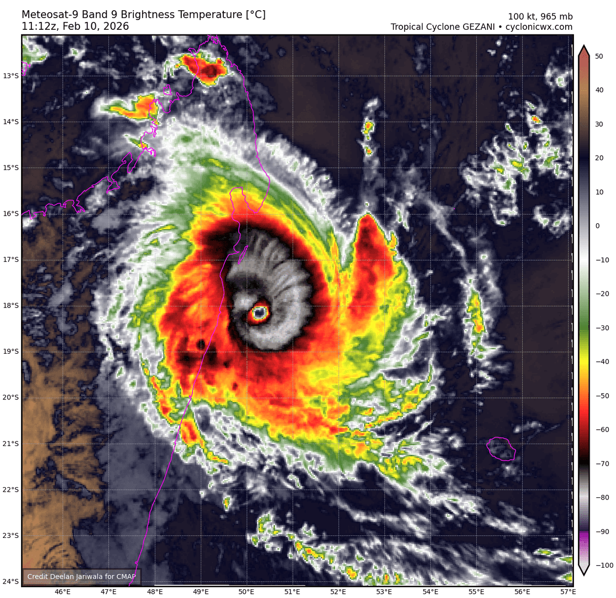 ExtremeMeteo's tweet image. Le #cyclone tropical #Gezani continue à se renforcer en atteignant le niveau 3. C'est une grande menace pour le secteur de #Toamasina (environ 326 000 habitants) dans les prochaines heures. Des vents en rafales à plus de 170 km/h sont attendues avec des pluies torrentielles pour