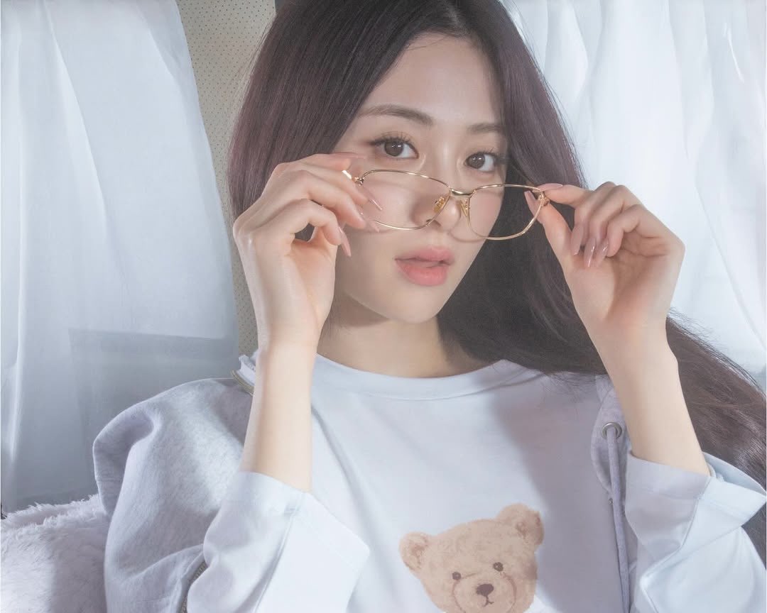 daily yunjin (@dailynjin) on Twitter photo 