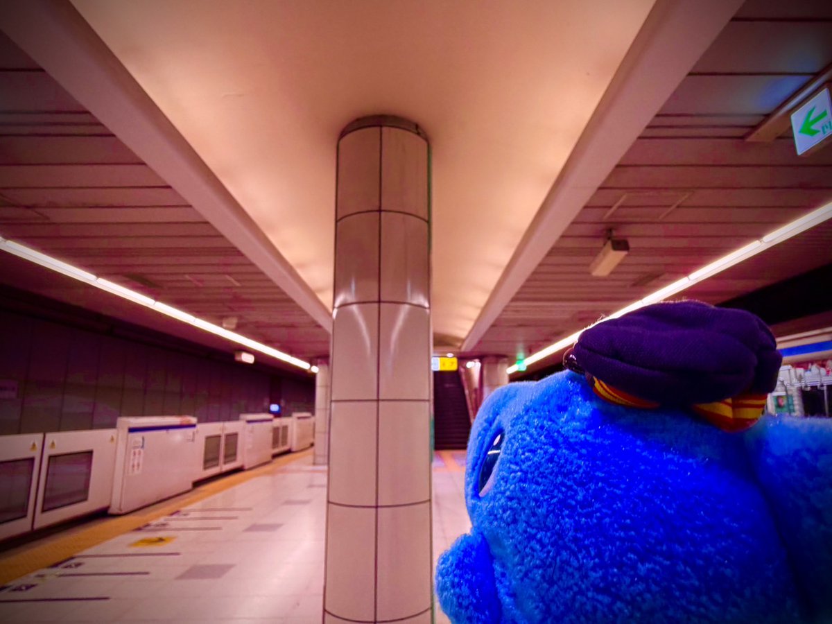 twr_official's tweet image. りんかるだよ🐬
今日はランジュちゃんお誕生日！
ランジュちゃんお誕生日おめでとう🎁🍰
カッコよくて圧倒的なライブにいつもトキメキが止まらないよ♪
これからも応援しているよ🍖👼
#りんかい線 #りんかる #lovelive #虹ヶ咲