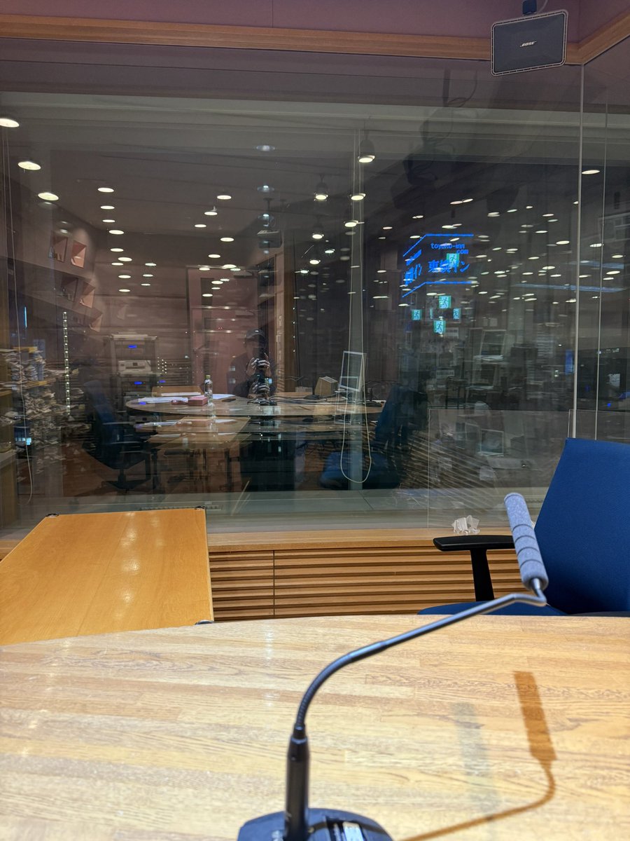 mukai_syaberi's tweet image. 今夜も22時からCBCラジオ「#むかいの喋り方」生放送です。今日もどこかで不器用にこの日々と戦っていることだろうと思う皆様に喋ります。エレカシみたいになってしまいましたが、良かったら隠れて聴いて下さい。