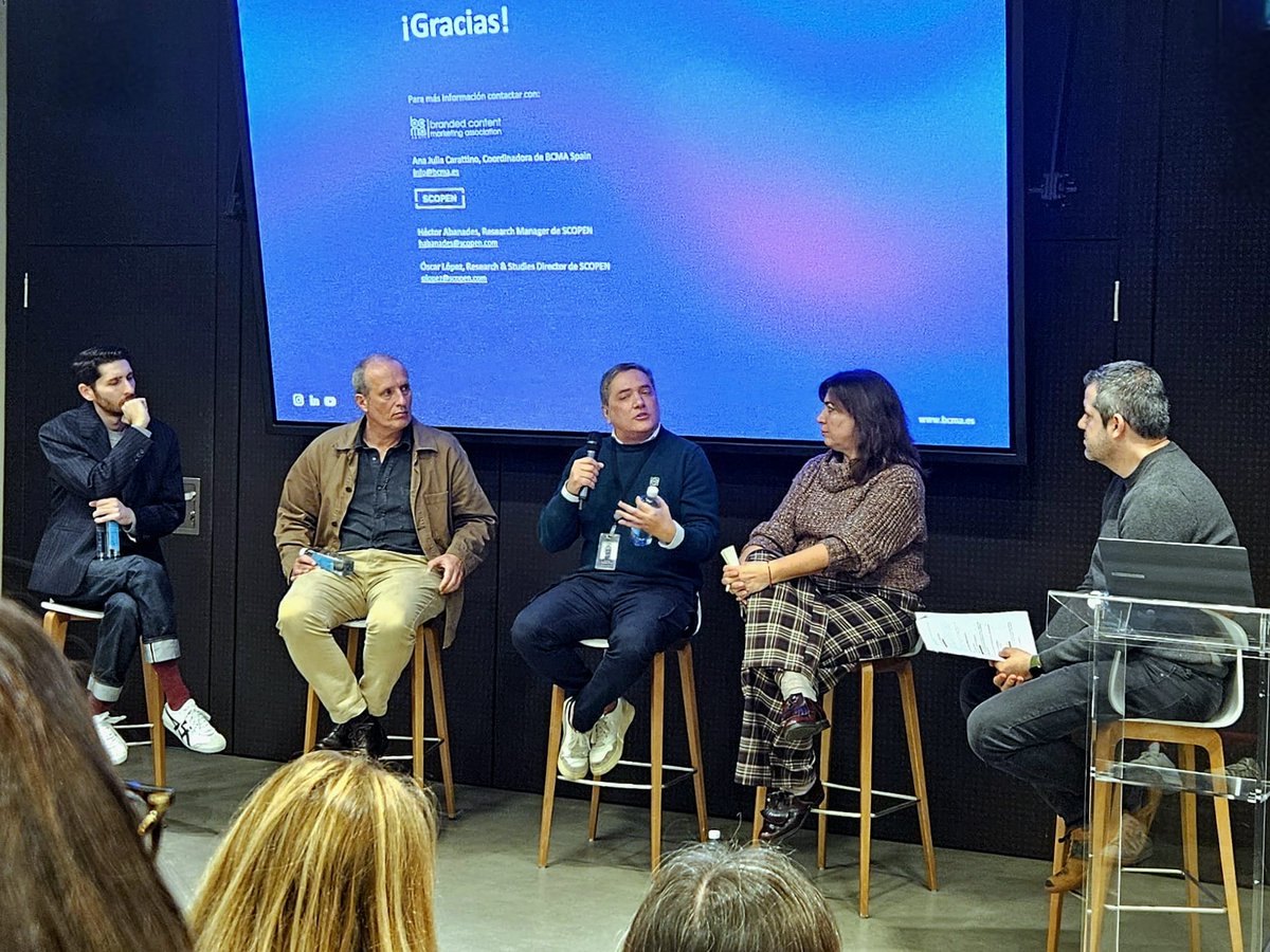 LaSustanciaEs's tweet photo. Presentación del #ContentScope IX de @BCMA_Spain
El Branded Content solo funciona cuando aporta valor real y se integra en hábitos de consumo. Si no, es ruido con logo. #BrandedContent https://t.co/mpK1ODYWBC