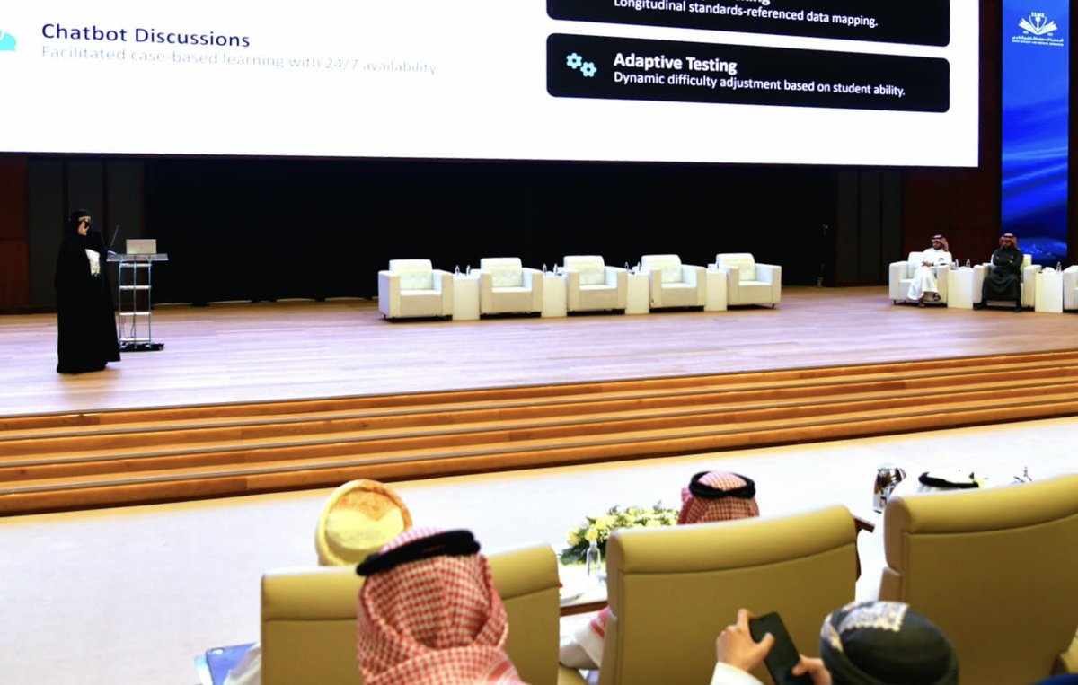 وخلال عرضها بعنوان "تسخير الذكاء الاصطناعي وتحليلات التعلم لتعزيز التقويم والتغذية الراجعة"، في منتدى #تعليم_المهن_الصحية؛ أوضحت أن التقويم التقليدي يواجه تحديات تتعلق بتأخر التغذية الراجعة، وعبء التصحيح، وضعف القابلية للتخصيص، ما يحد من أثره الحقيقي على تعلم الطلبة وتطورهم