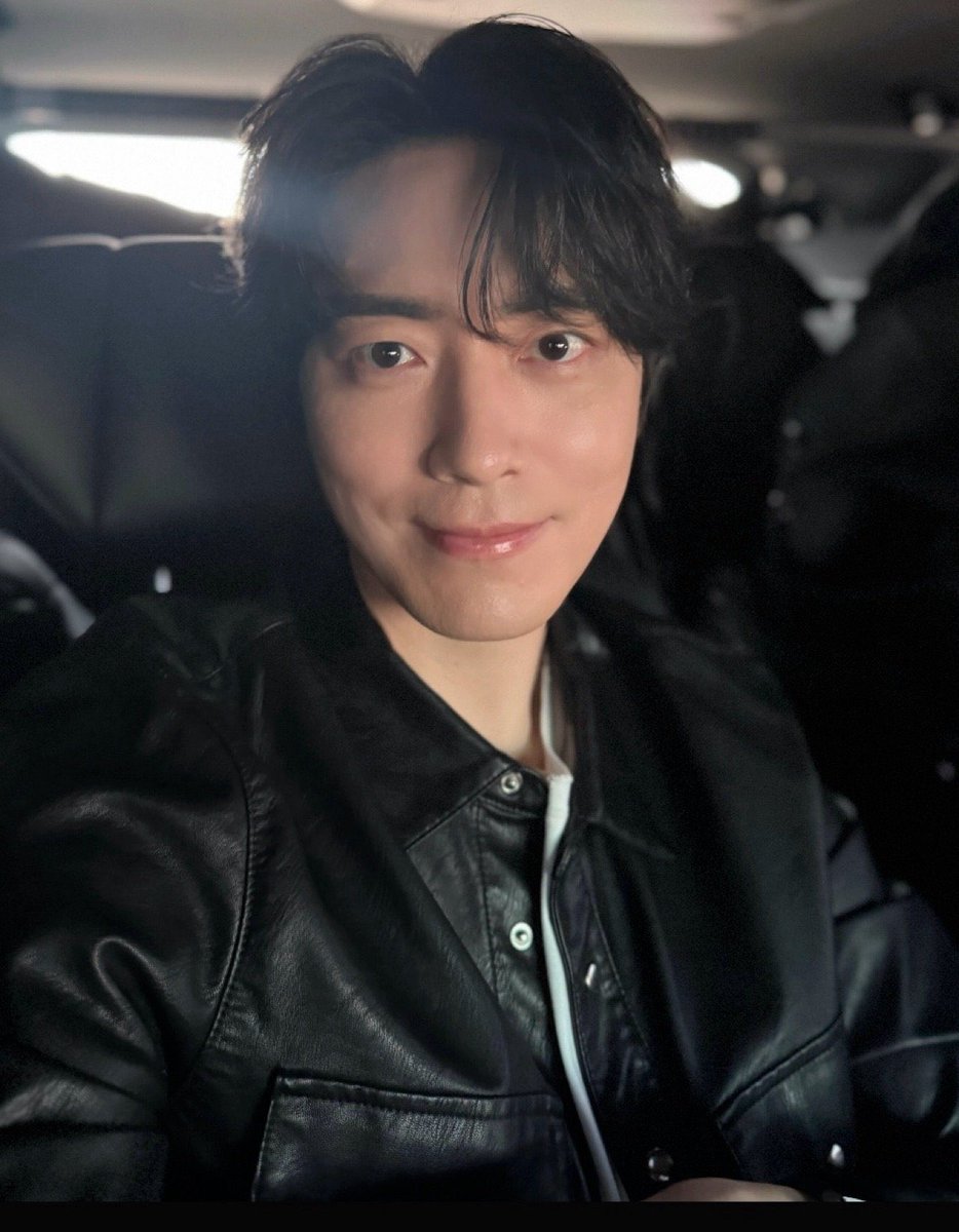 아니 내 마흔 노력처담은졸커셀카에 여자 눈물처흘렸습니자  녘르