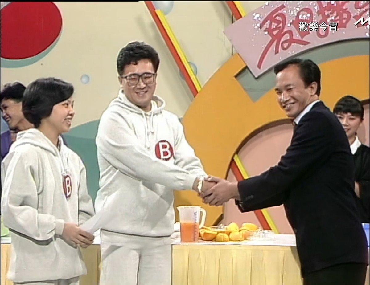 Futurhythm's tweet image. "How do we promote Bullet in the Head?"
"Make Tony Leung and Fennie Yuen juice oranges on TV against members of the audience! John Woo presents the winners with a 7-day package tour of Zhangjiajie, twin share!"