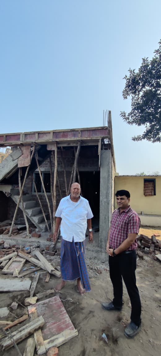 PmaySuda's tweet photo. Deputy Executive Engineer SUDA, Surat visited the Houses under construction in Hazira village of PMAY 2.0 (U) BLC Component and gave necessary instructions.
@InfoGujarat
@CMOGuj
@MoHUA_India
@PMAYUrban
#HousingForAll https://t.co/ImMoO1WeKM