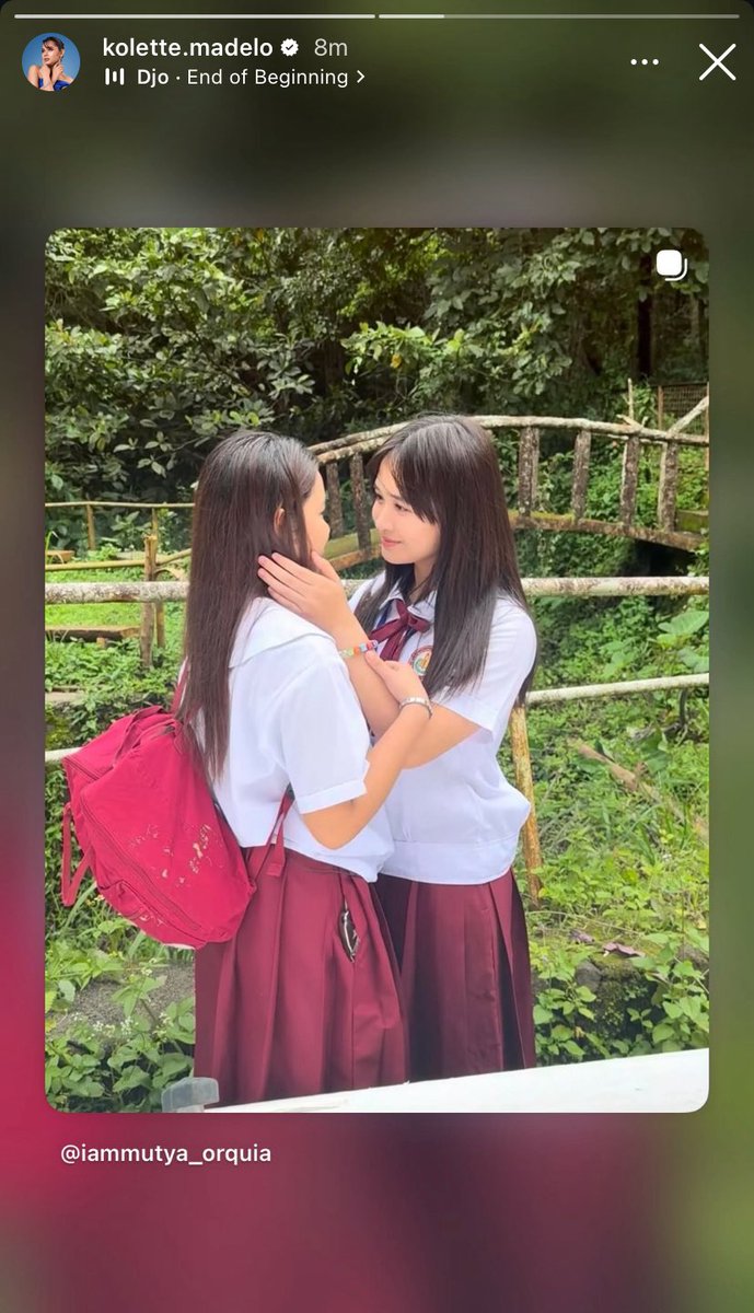 hourlymulette tweet media