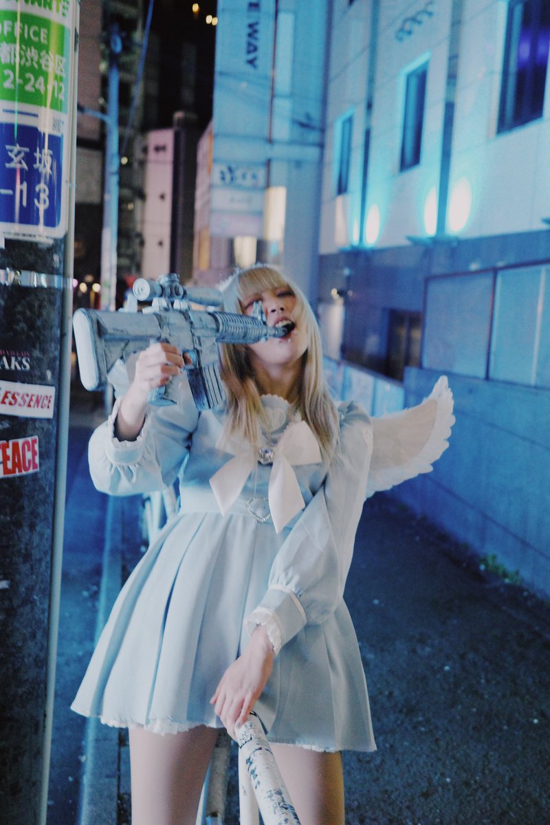 渋谷の天使を撃ちました🔫🪽

model..めろ
photo..トヲル

#渋谷徘徊
#徘徊女子
#セーラー服と機関銃