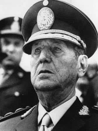 "Una de las cosas más difíciles de la tarea de gobernar es encontrar a los hombres con capacidad para realizarla."

Juan Domingo Perón 🇦🇷