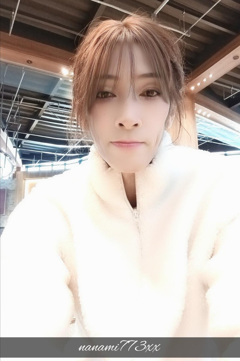 オバさんの休日
アウトレットに買い物
施設内を徘徊する時はマスクしてますよ
#女装
#熟女装