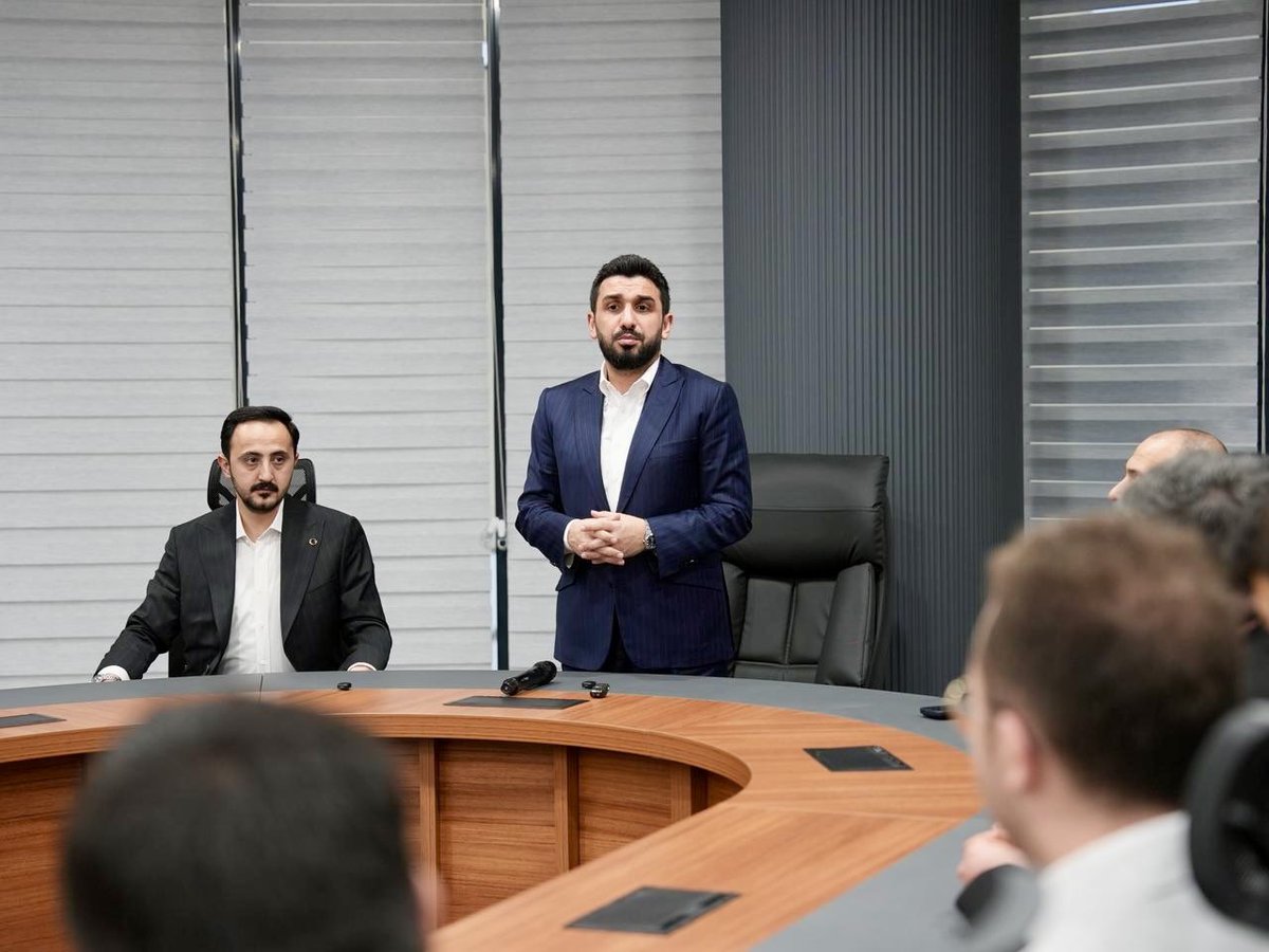 📍Sivas / İl Yönetim Toplantısı

Yiğitler diyarı Sivas’tan, teşkilatımızın her bir neferine muhabbetle selam!

Bizim işimiz kardeşliği büyütmek, sancağı taşımak, istişareyi berekete dönüştürmektir.🇹🇷