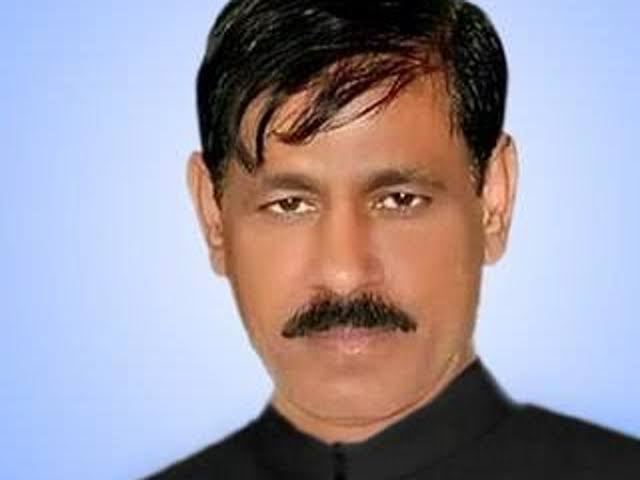 bstvlive's tweet photo. हापुड़: BSP नेता बाबू मुनकाद अली बाल बाल बचे

➡मुनकाद अली की गाड़ी ट्रैक्टर ट्रॉली से टकराई
➡हादसे में क्षतिग्रस्त हुई मुनकाद अली की गाड़ी
➡पार्टी की बैठक से लौटते वक्त हुआ हादसा
➡हापुड़ के थाना हाफिजपुर क्षेत्र में हुआ हादसा

#Hapur #BSPLeader #Accident @hapurpolice https://t.co/9FUicDOFLm