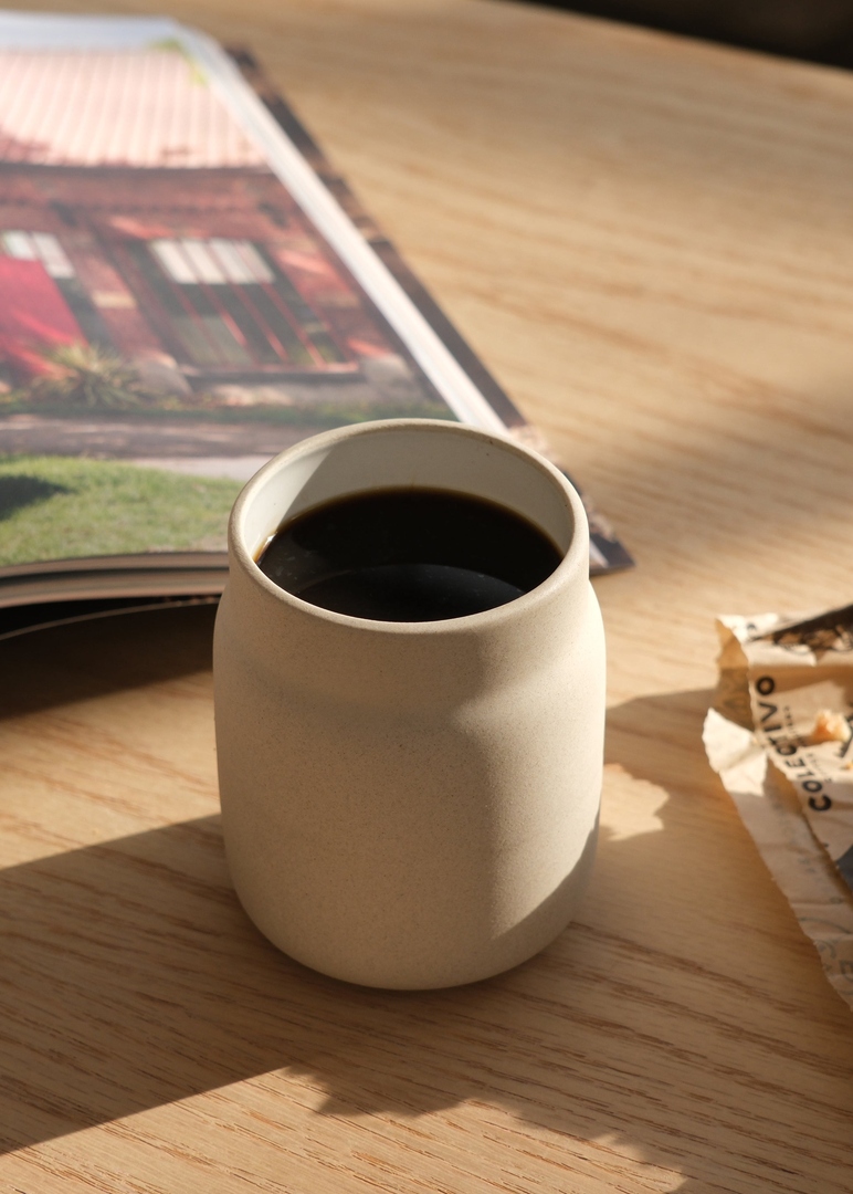 amomentofnow's tweet image. New favorite! Handmade Coffee Tumbler Mug crafted in Milwaukee. Perfect for hot or iced drinks, dishwasher safe. Made in USA, 10oz beauty. Grab yours: amomentofnow.com/products/coffe… #CoffeeTumblerMug #HandmadeCeramics #DishwasherSafe