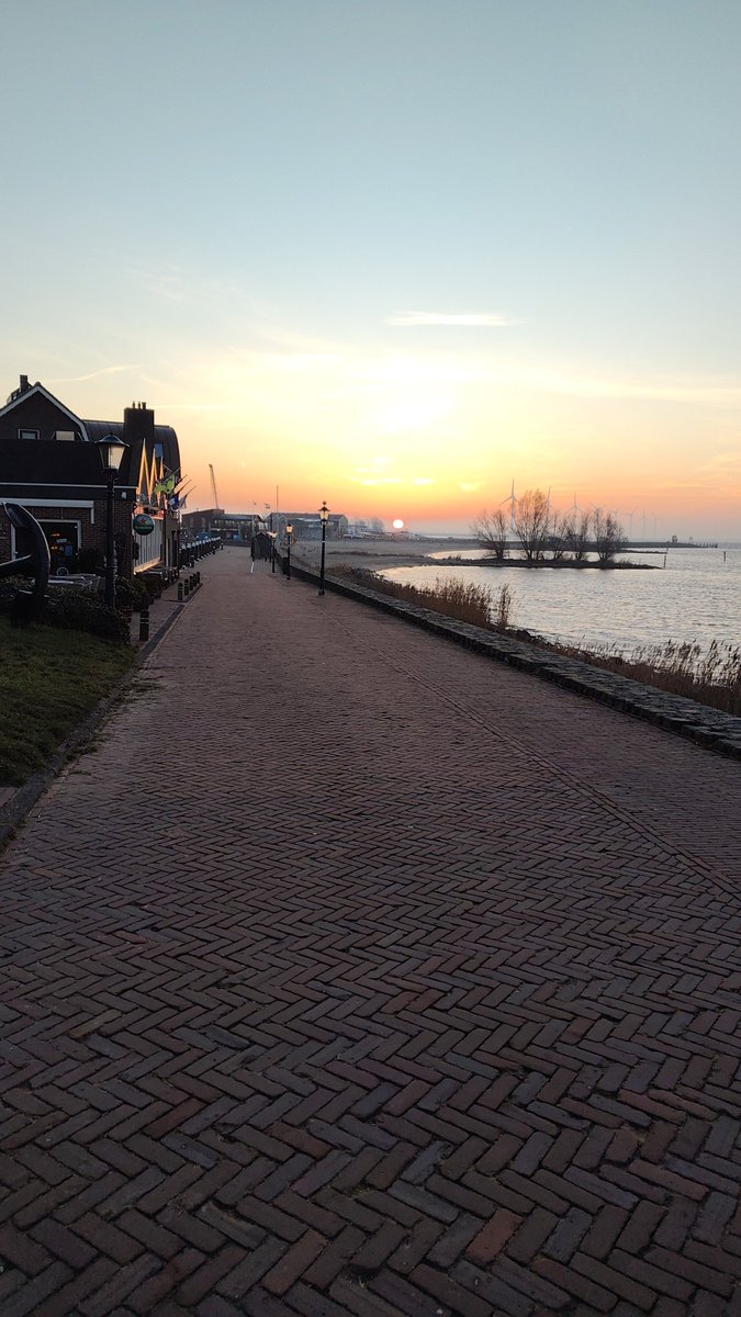 Wegens de plaatselijke biddag zijn op woensdag 11 februari het auto- en schadebedrijf de gehele dag gesloten.