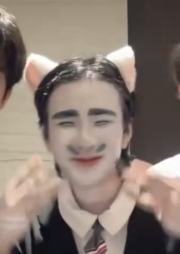 chotiros_tt's tweet image. ปีนี้น้องเซฟแต่งเป็นโทมัสหรอคะ เหมือนมาก 😸
#tthomastc 
#savewrg