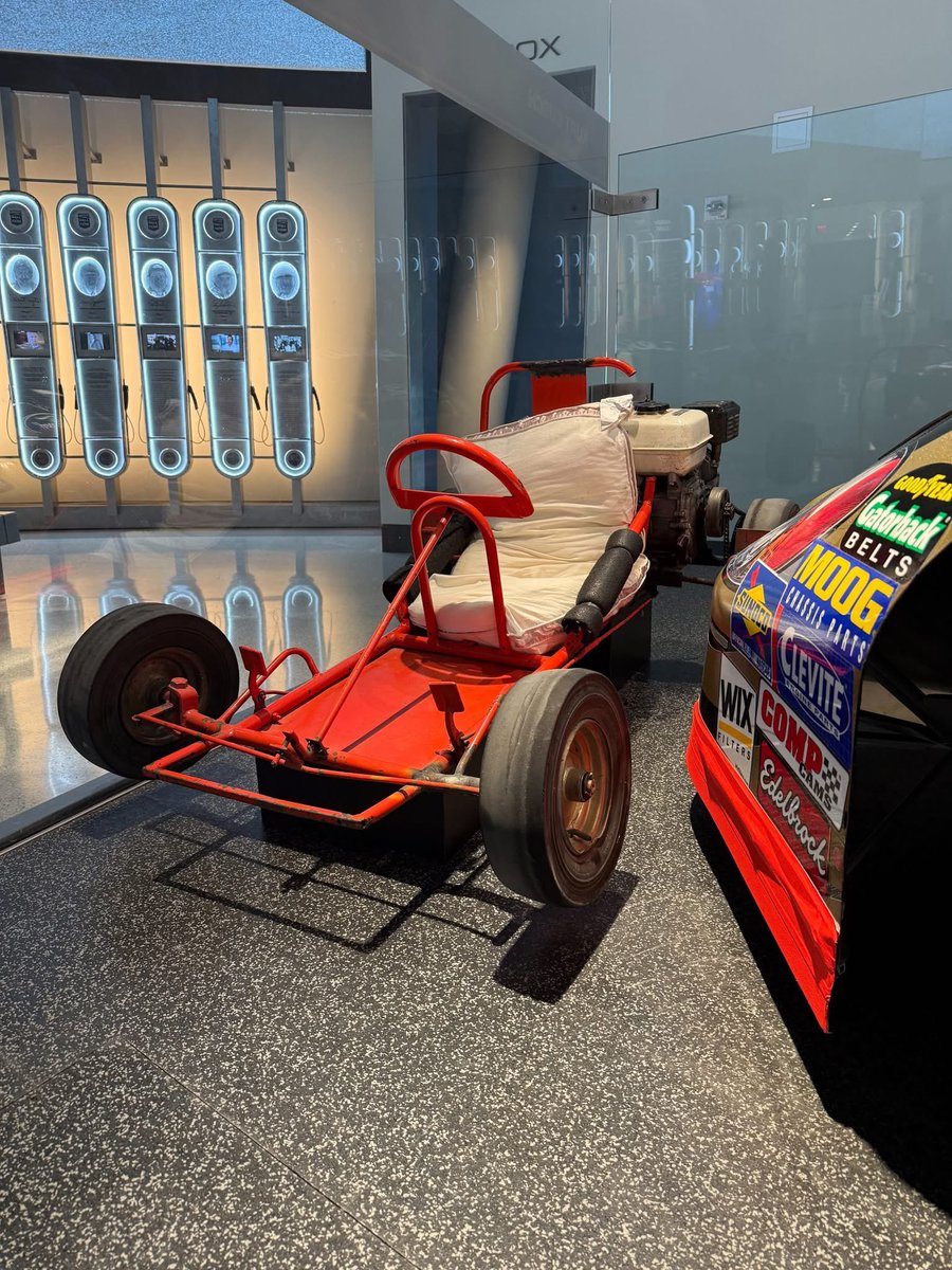 Kurt Busch tweet media