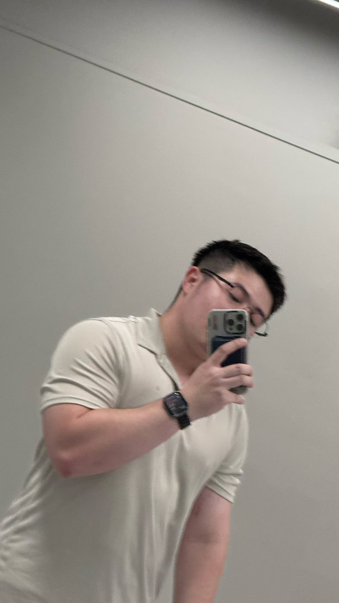 เอฟ tweet media