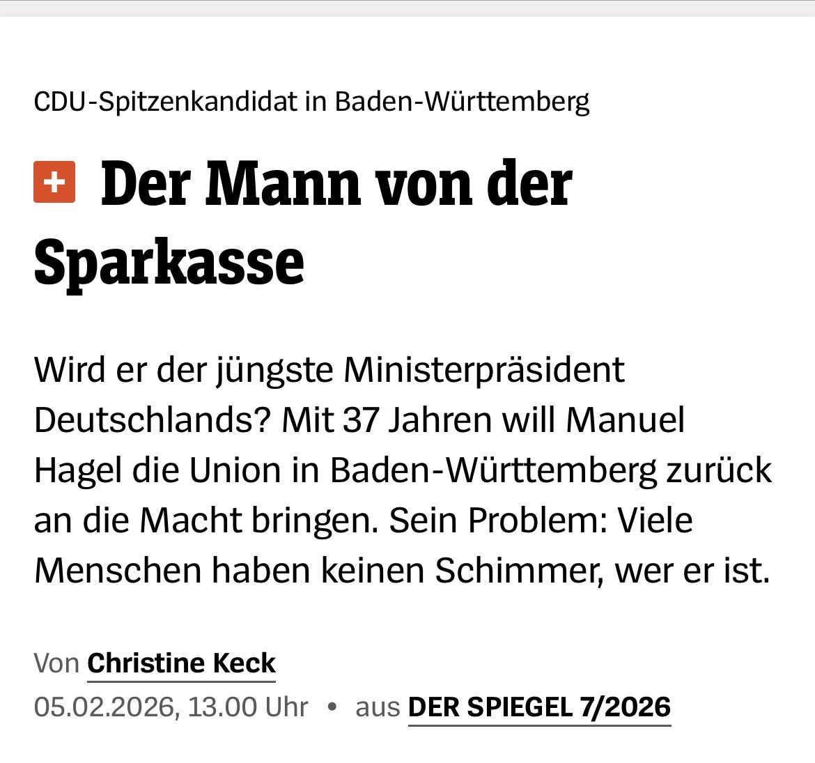 Das wahre Problem ist nicht Hagels mangelnde Bekanntheit, sondern das, was man bereits über ihn weiß: Rechtspopulistische Slogans wie „Heimatschutz“, die gefährliche Nähe zu Orbáns Autokratie und Selfies mit Rechtsextremen. 

Das muss vor der Wahl ans Licht.