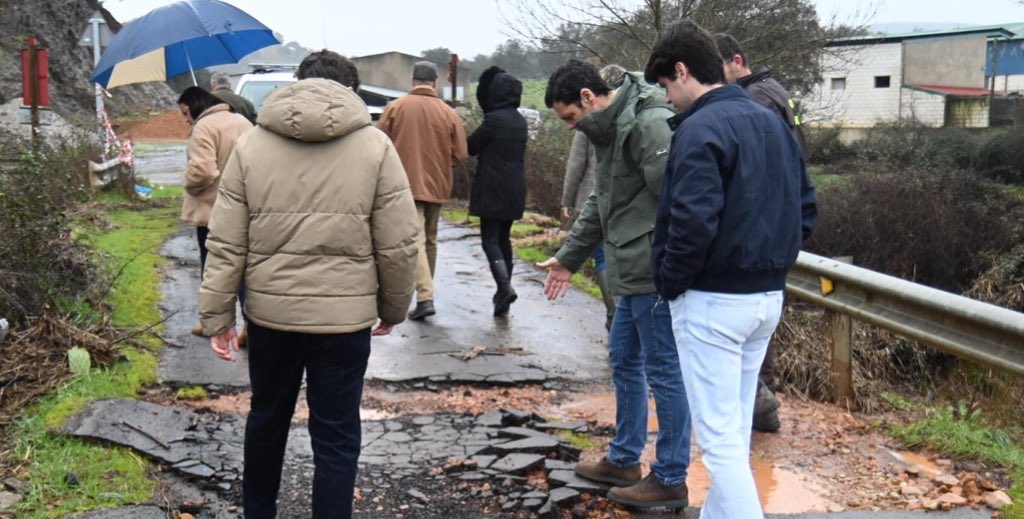 Junto a nuestro presidente provincial <a href="/LuisBlazquezGV/">Luis Blazquez G-V</a> y varios de compañeros de <a href="/VOXCiudadRealpr/">VOX Ciudad Real</a> visitando las zonas afectadas por estas lluvias torrenciales.