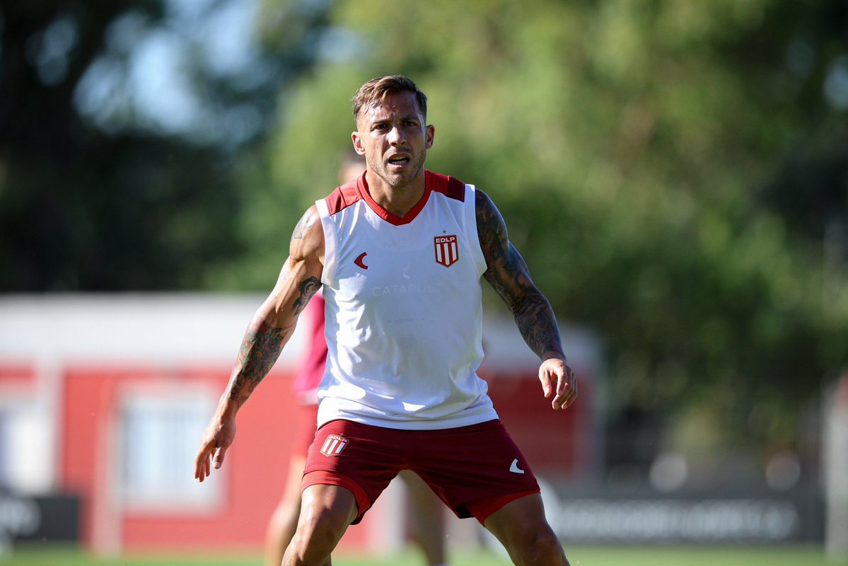 fededelia1's tweet image. Todo se va poniendo en su lugar. La histeria no sirve de nada. Si sos bueno lo vas a poder demostrar. Es necesario adaptarse cuando vas a otro equipo y si es otro país, ni hablar. 
👏🏼👏🏼👏🏼👏🏼⬇️