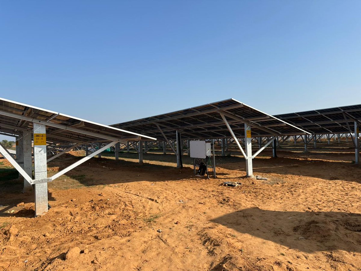 JVVNLCCare's tweet image. कुसुम कम्पोनेंट–A में 1.63 MW क्षमता का सोलर पावर प्लांट आज स्थापित किया गया है।

📍 सर्किल: करौली
📍 सब-डिवीजन: सपोटरा
📍 33/11 केवी सब-स्टेशन: बालोती
🌾 लाभान्वित किसान: 204

#PMKUSUM #SolarEnergy #EmpoweringFarmers